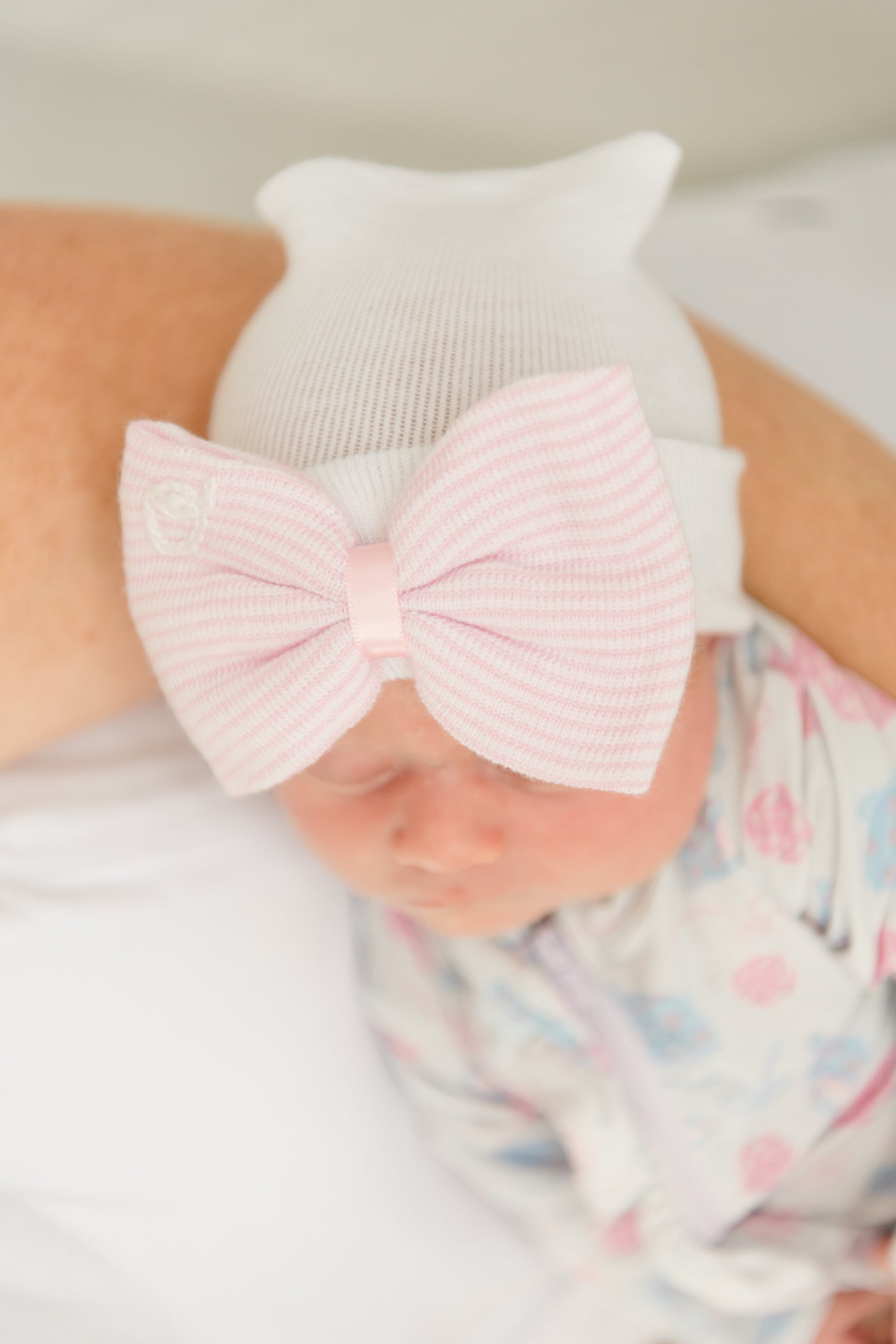 Shells of Summer Hand Stitched Newborn Bow Hat